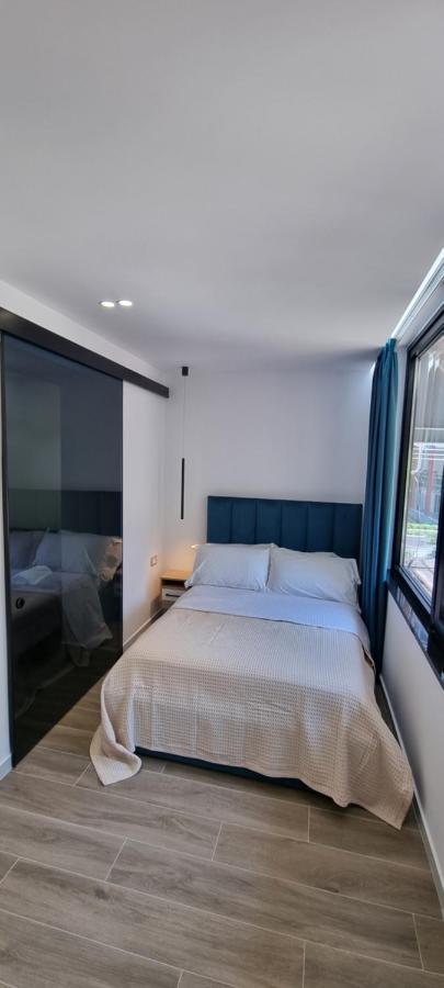 Deluxe Apartment Bllok Тирана Екстериор снимка