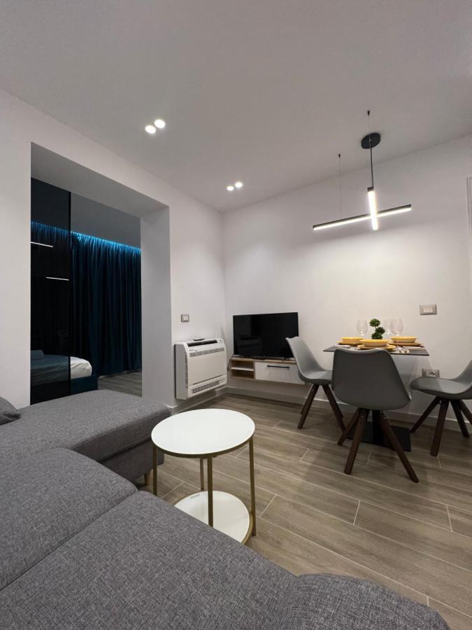 Deluxe Apartment Bllok Тирана Екстериор снимка