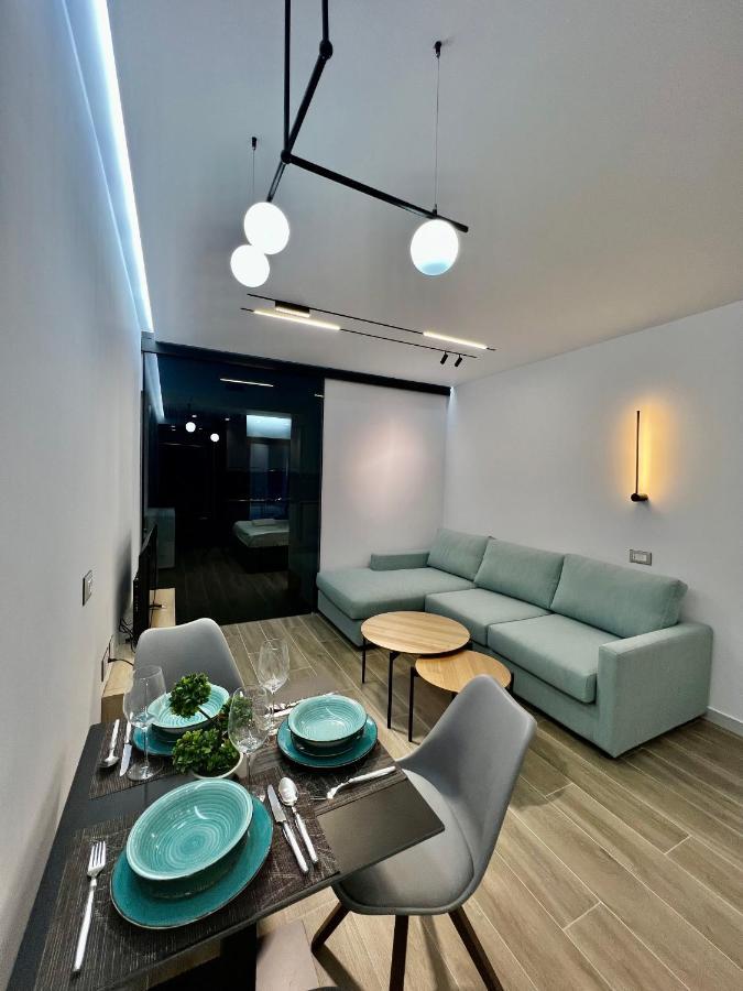 Deluxe Apartment Bllok Тирана Екстериор снимка