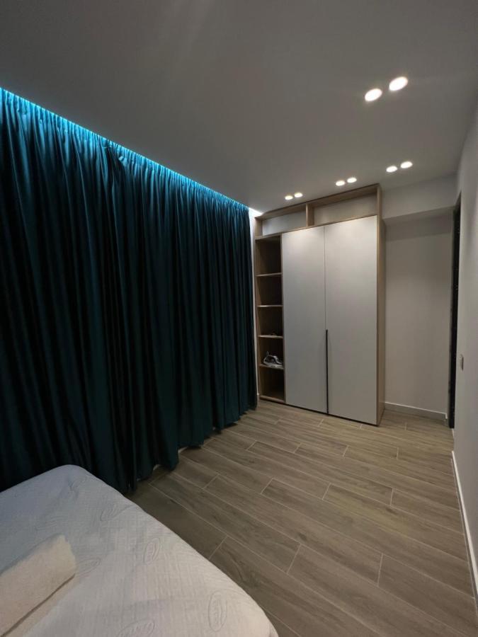 Deluxe Apartment Bllok Тирана Екстериор снимка