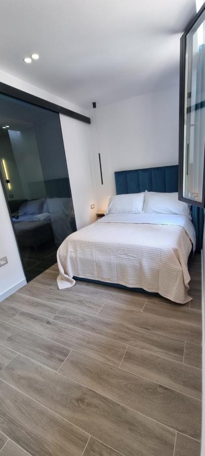 Deluxe Apartment Bllok Тирана Екстериор снимка